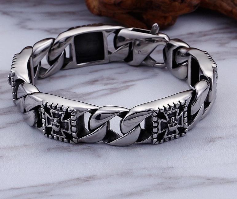 Men’s Stainless Steel Triangle Skull Charm Bracelet-Skull Bracelet-Innovato Design-Skull-Innovato Design